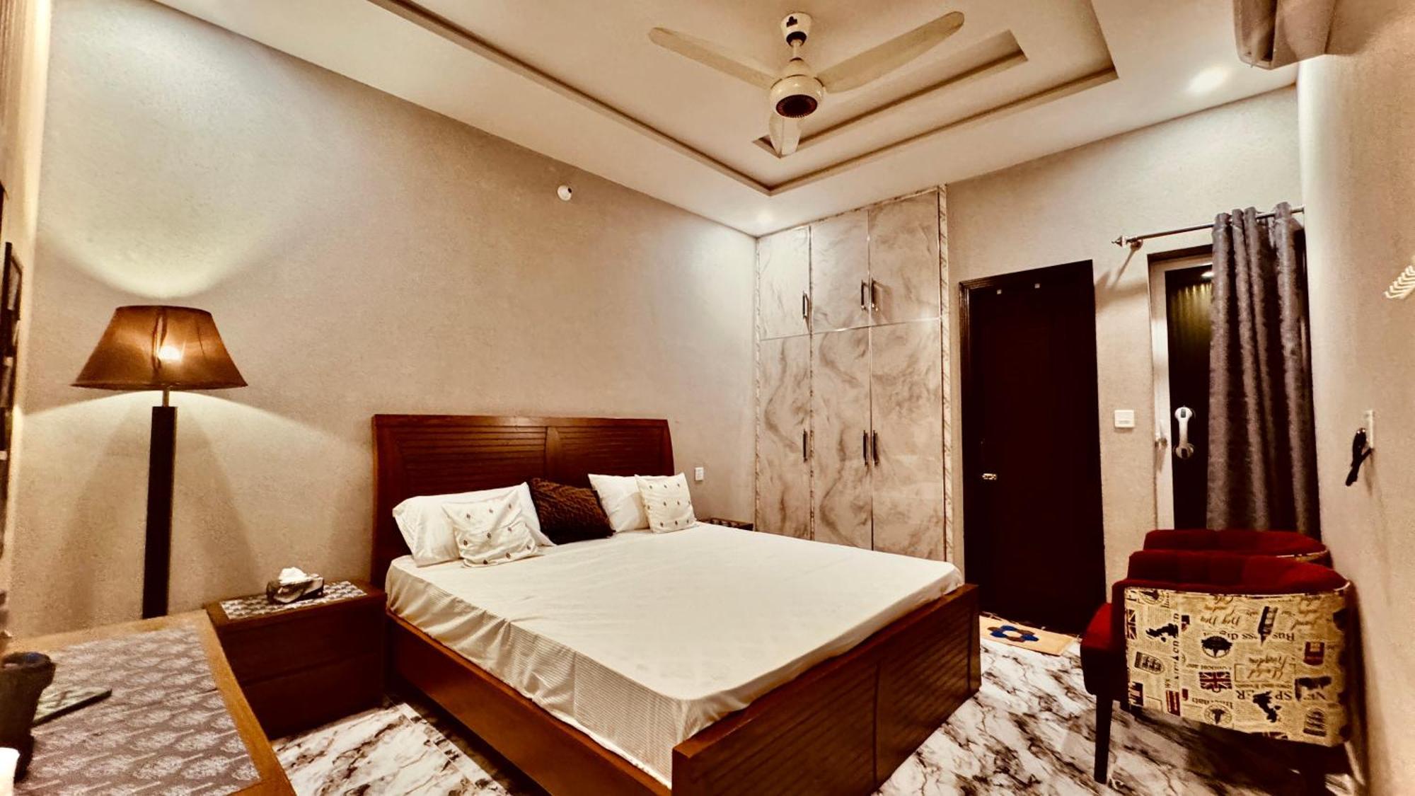 Comfy Cottage Faisalabad Exterior photo
