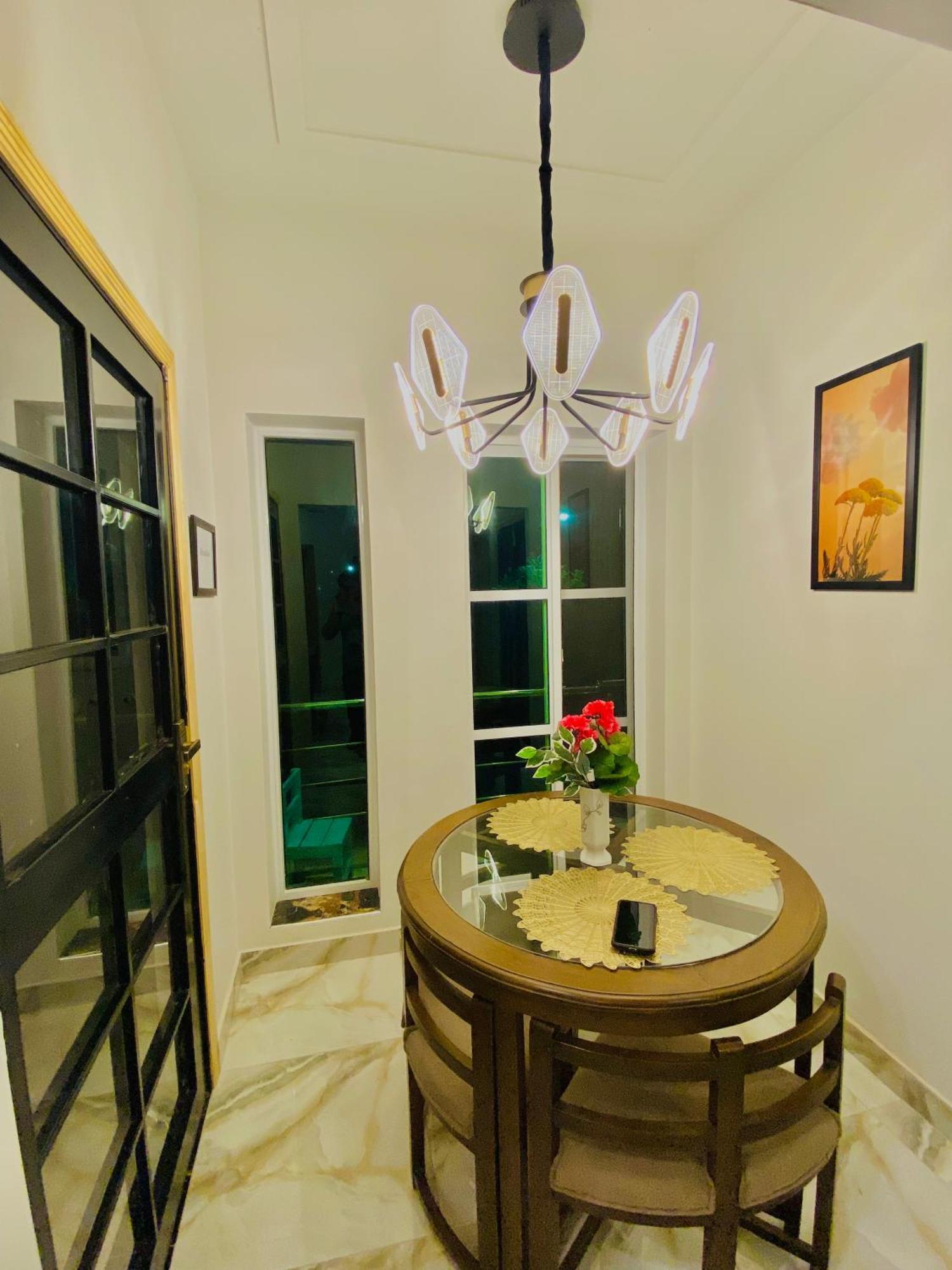 Comfy Cottage Faisalabad Exterior photo